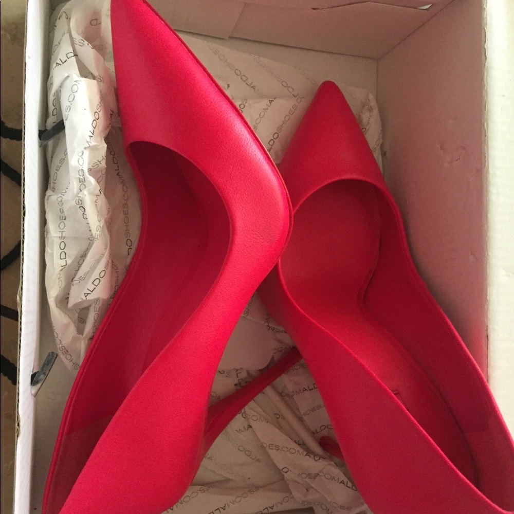 Aldo Fuchsia heels